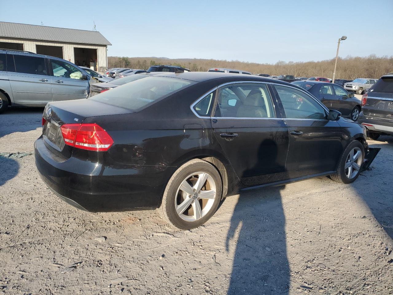 2013 VOLKSWAGEN PASSAT SE - Image 3