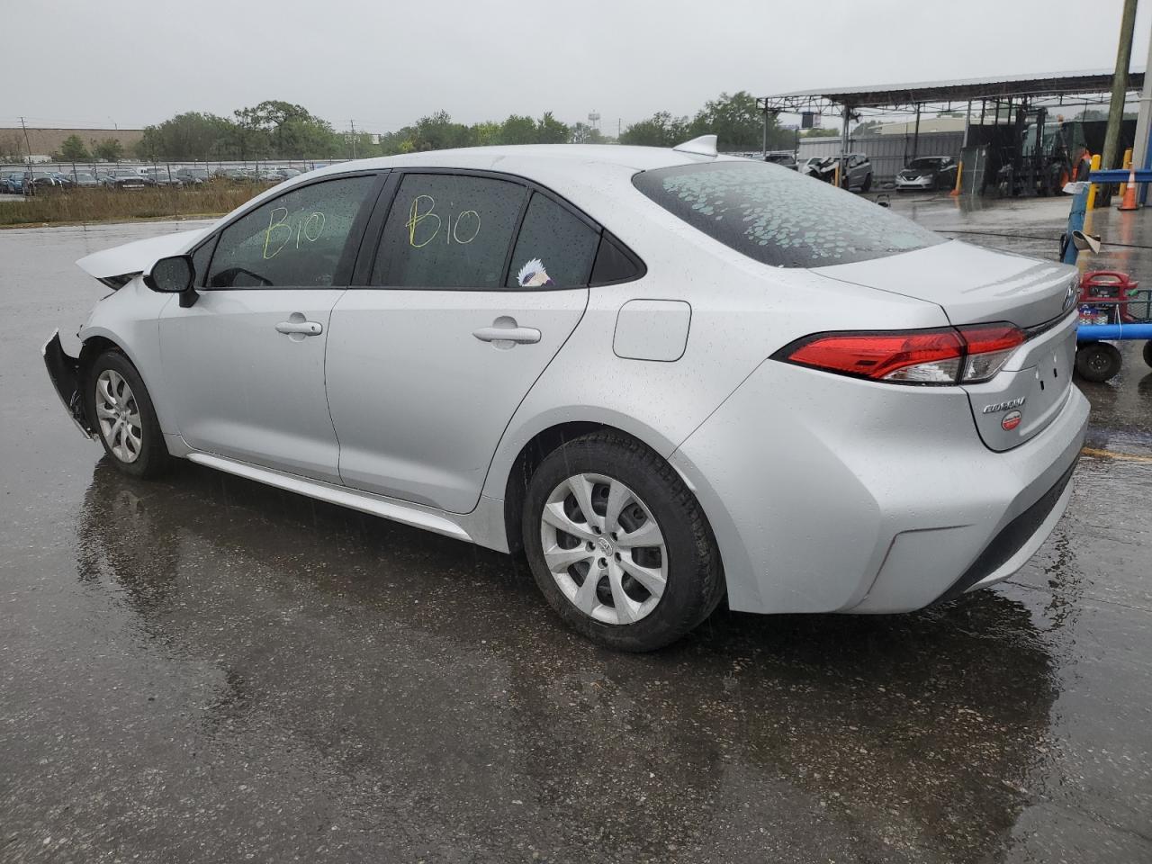2021 TOYOTA COROLLA LE - Фото 2