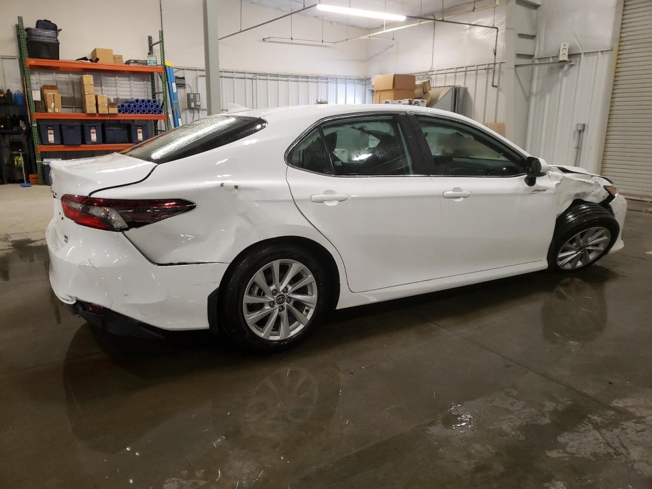 2024 TOYOTA CAMRY LE - Фото 3