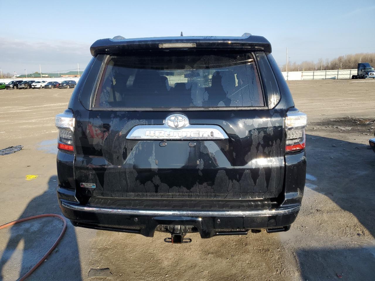 2019 TOYOTA 4RUNNER SR - Image 6