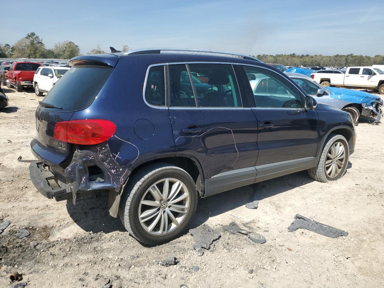 2015 VOLKSWAGEN TIGUAN S - Фото 3