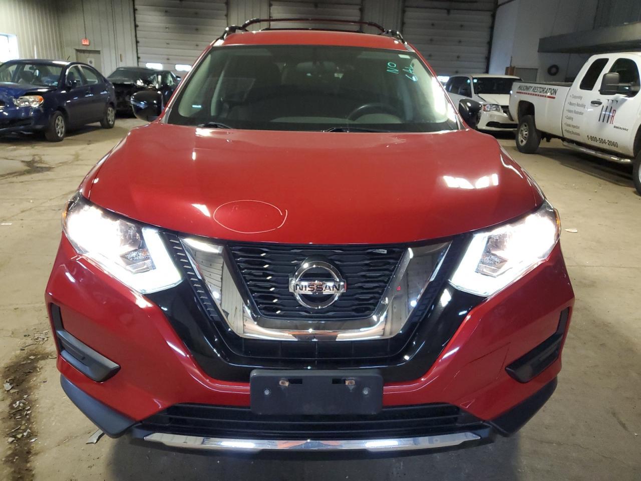2017 NISSAN ROGUE SV - Фото 5
