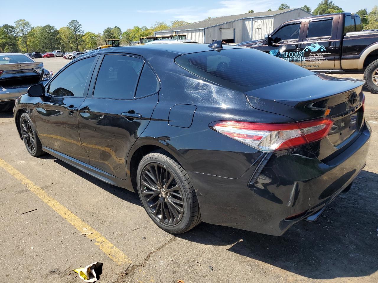 2020 TOYOTA CAMRY SE - Фото 2