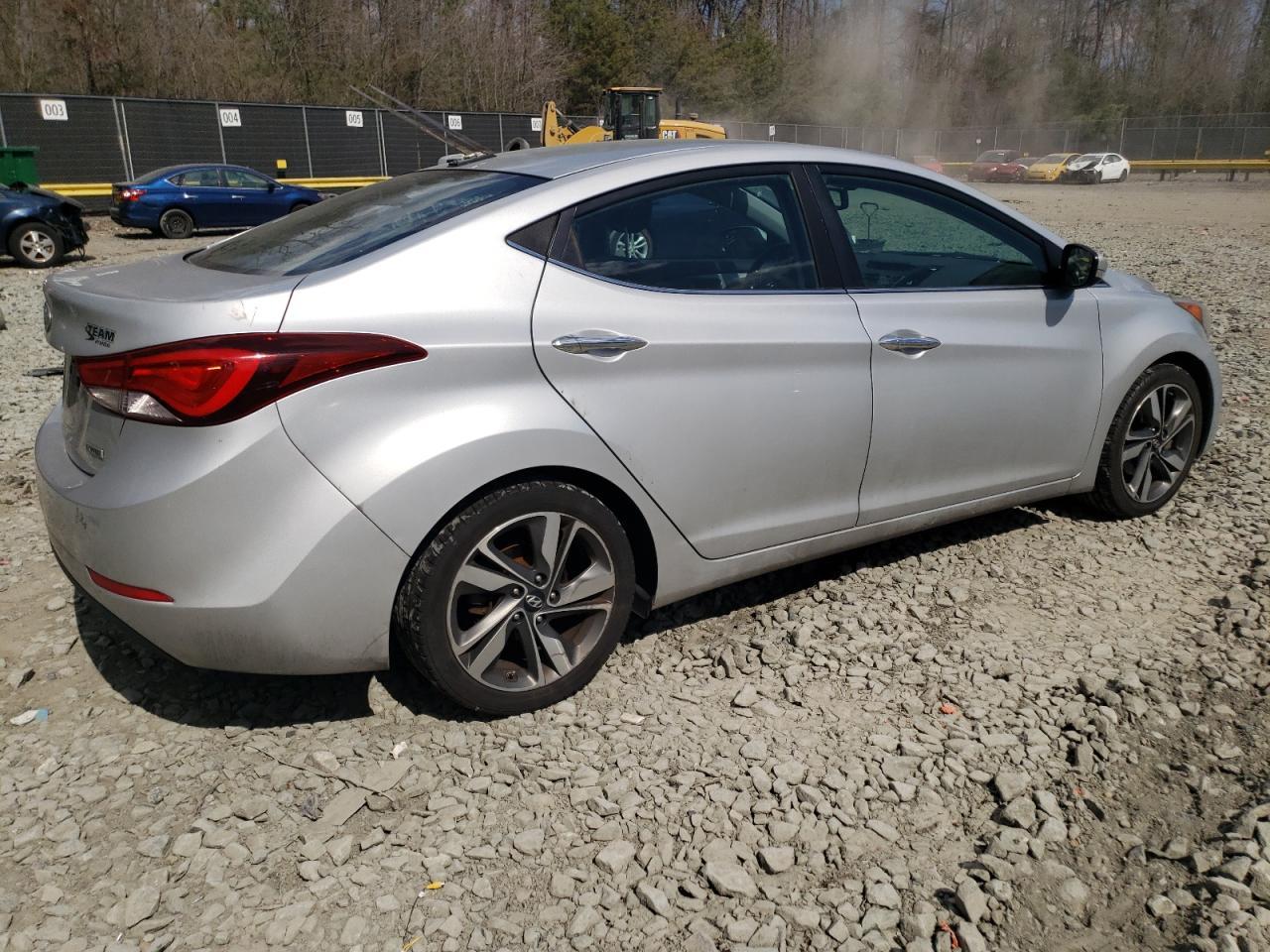 2015 HYUNDAI ELANTRA SE - Image 3