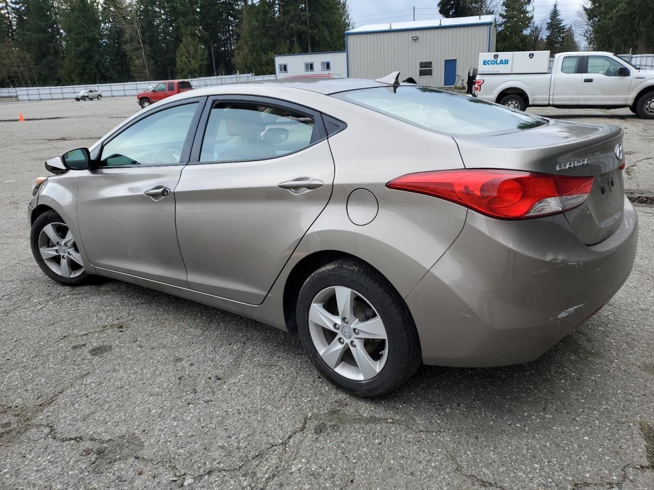 2013 HYUNDAI ELANTRA GL - Image 2