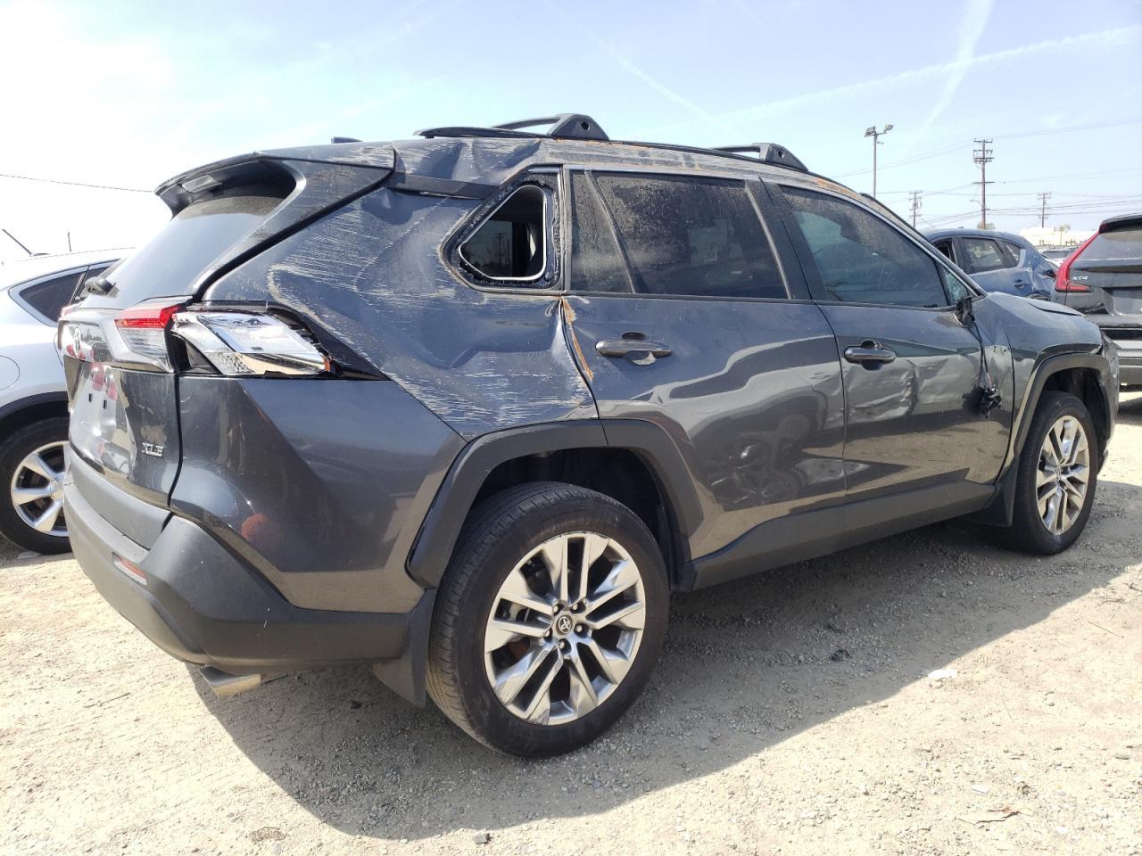 2019 TOYOTA RAV4 XLE P - Image 3