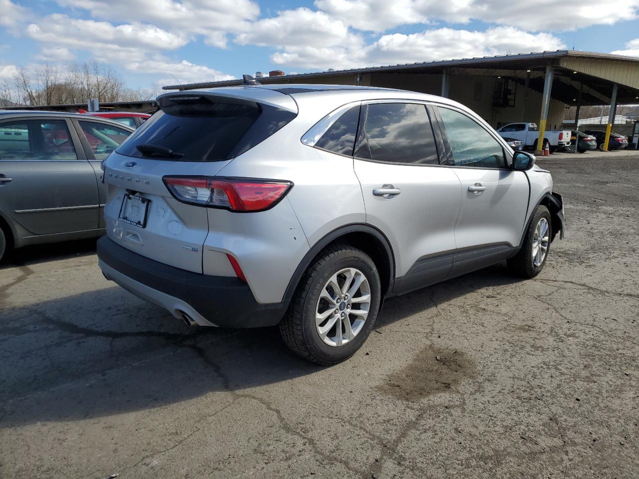 2020 FORD ESCAPE SE - Image 3