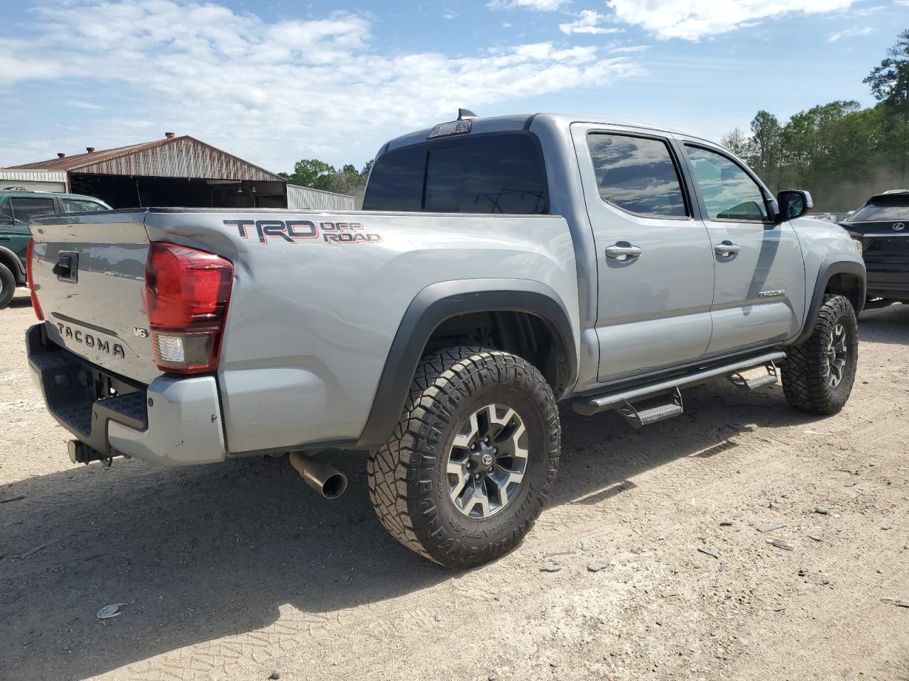 2019 TOYOTA TACOMA DOU - Фото 3