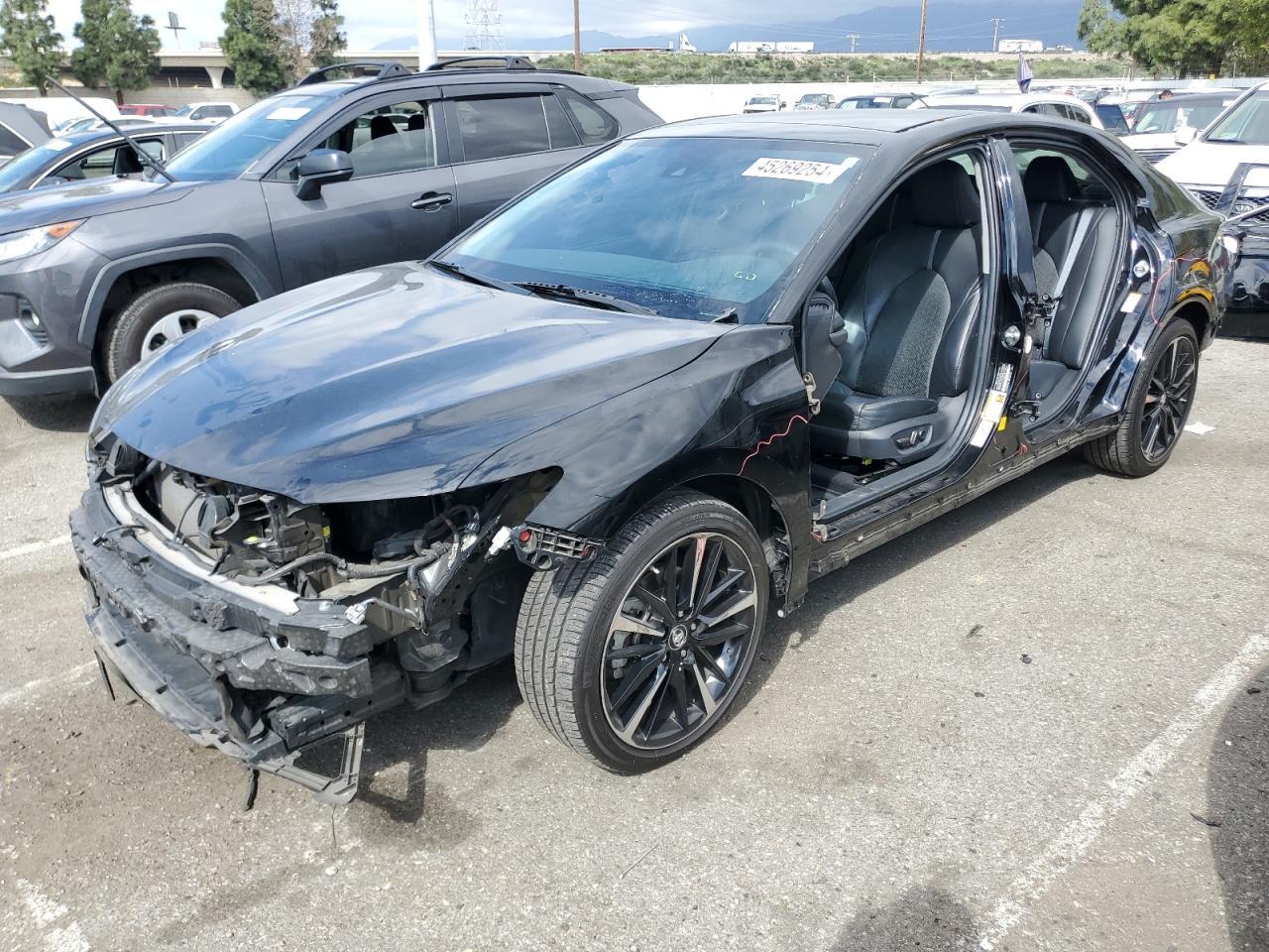 2019 TOYOTA CAMRY XSE