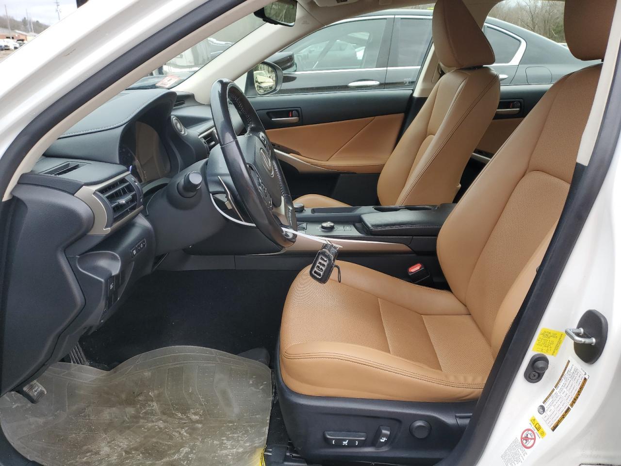 2018 LEXUS IS 300 - Image 7