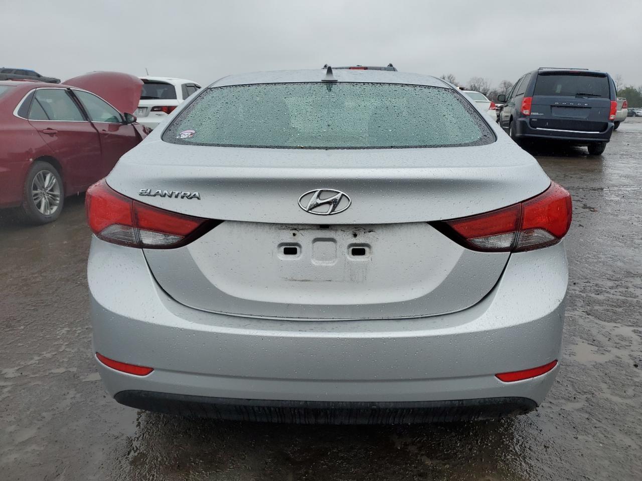 2015 HYUNDAI ELANTRA SE - Image 6