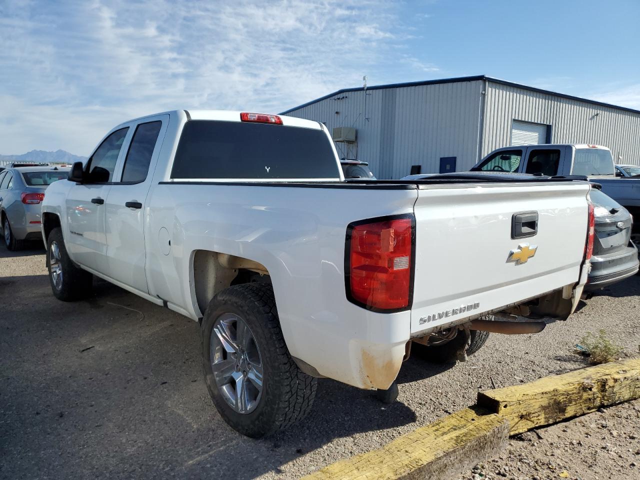 2016 CHEVROLET SILVERADO - Image 2