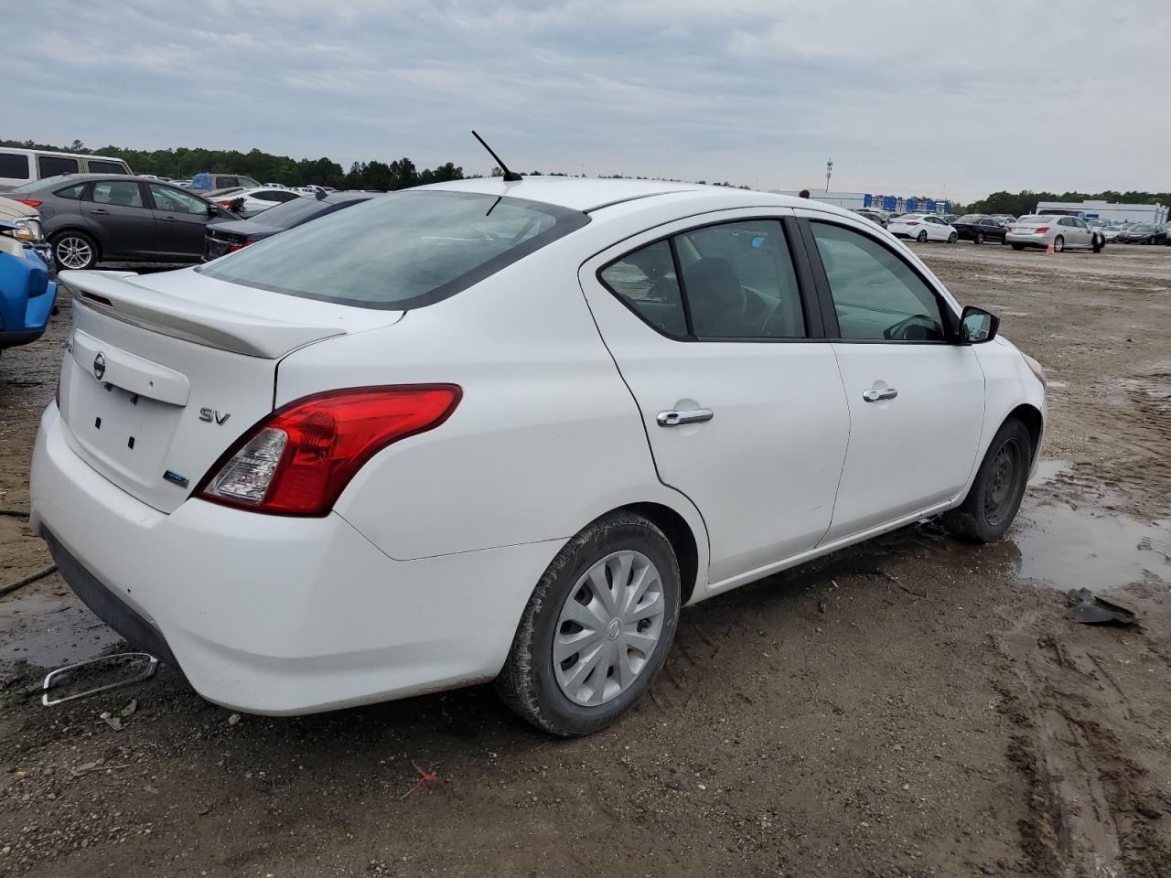 2016 NISSAN VERSA S - Image 3
