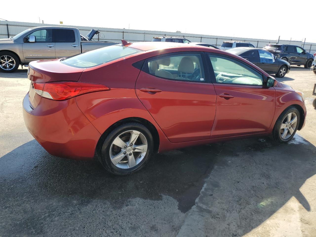 2013 HYUNDAI ELANTRA GL - Image 3