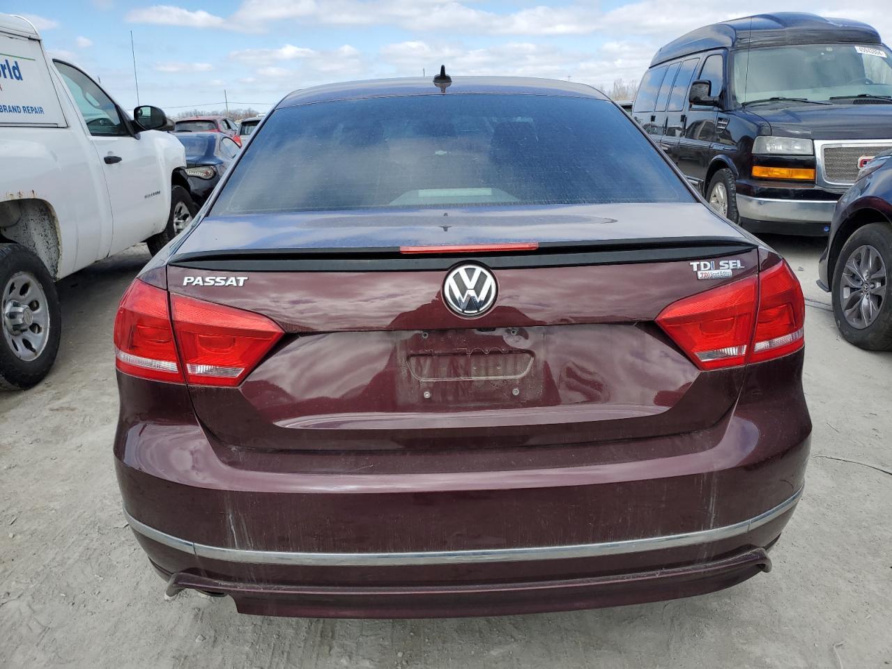2014 VOLKSWAGEN PASSAT SEL - Фото 6