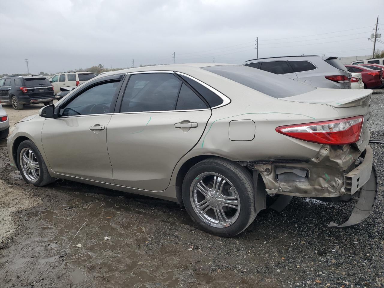 2016 TOYOTA CAMRY LE - Фото 2