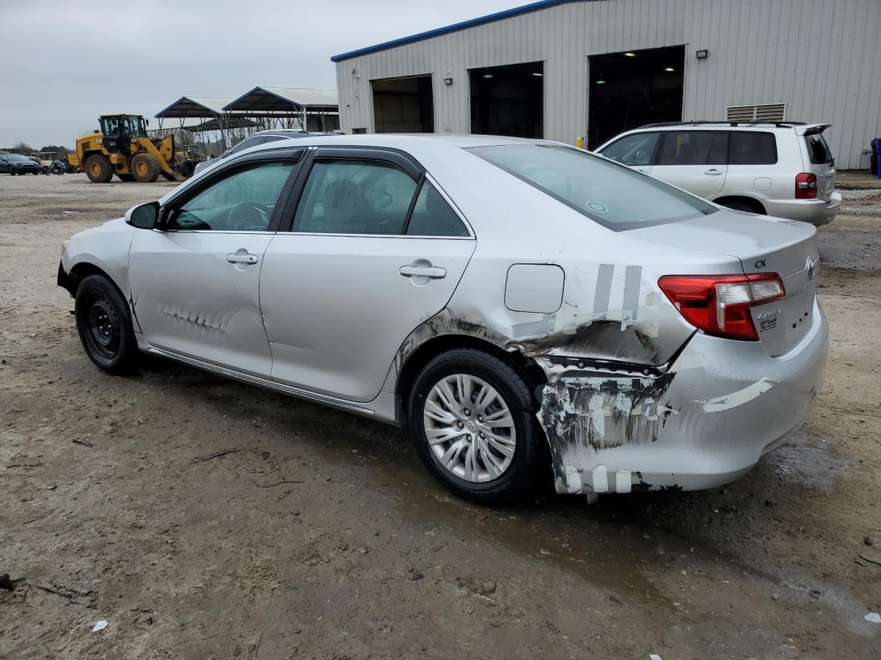 2013 TOYOTA CAMRY L - Фото 2