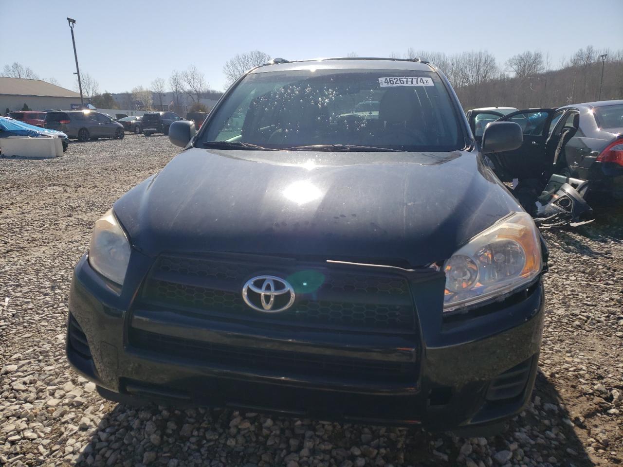 2011 TOYOTA RAV4 - Фото 5
