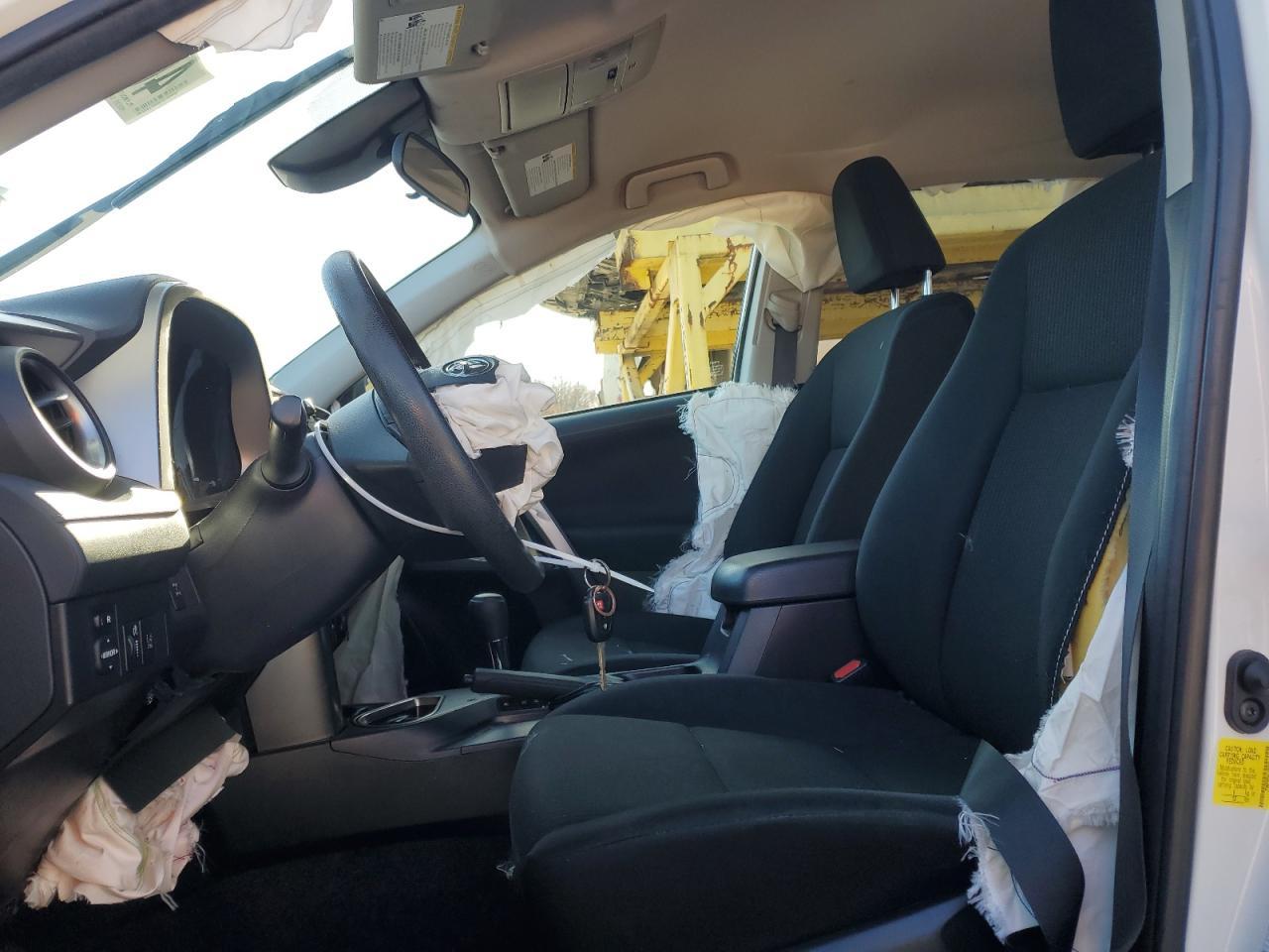 2018 TOYOTA RAV4 LE - Фото 7