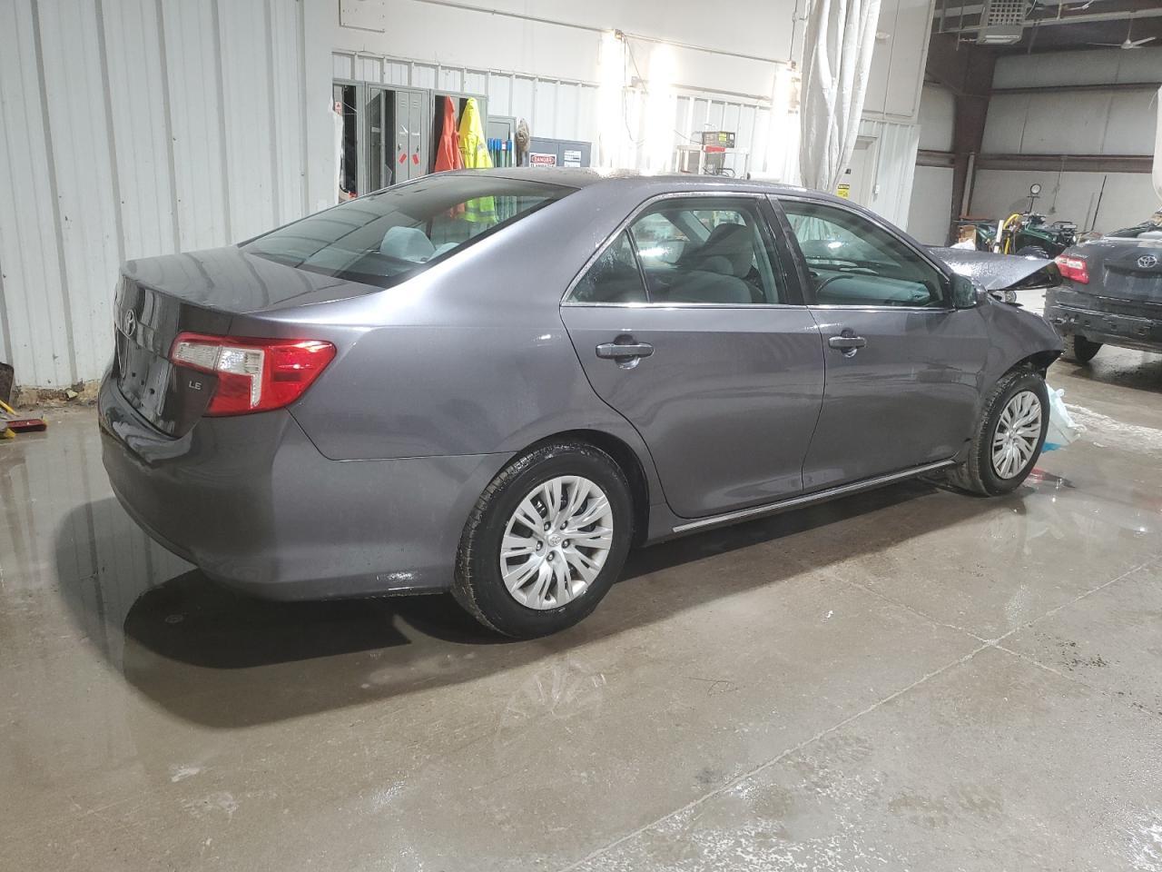 2014 TOYOTA CAMRY L - Image 3