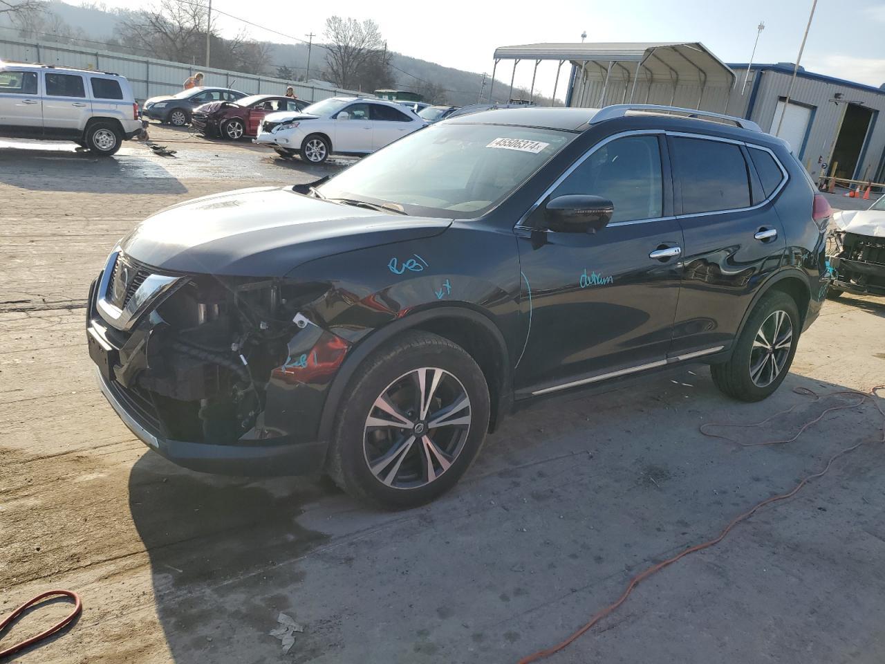 2017 NISSAN ROGUE SV - Image 2