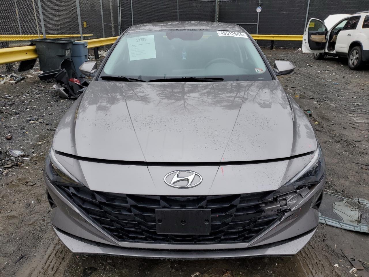 2022 HYUNDAI ELANTRA SE - Фото 5