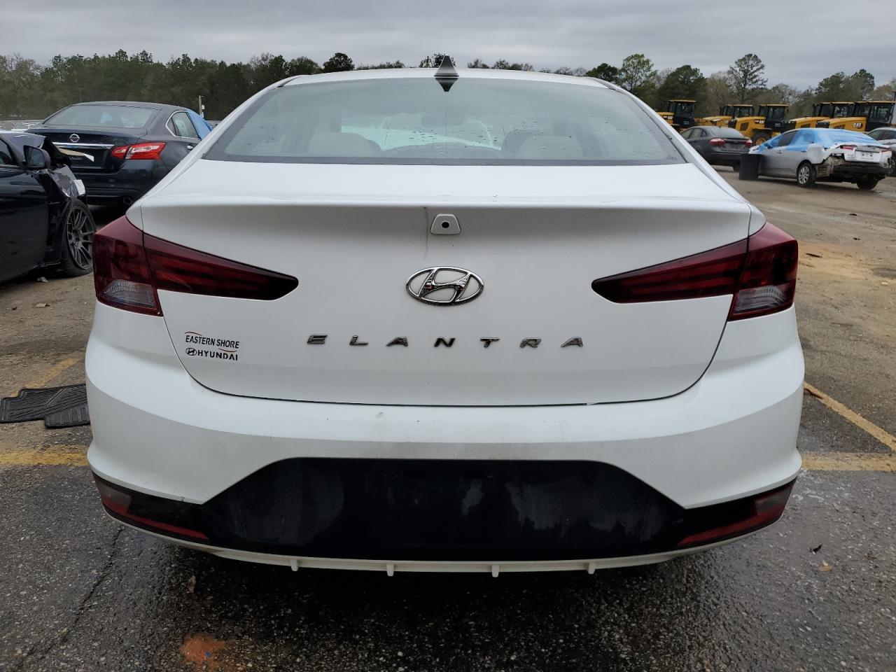 2019 HYUNDAI ELANTRA SE - Фото 6