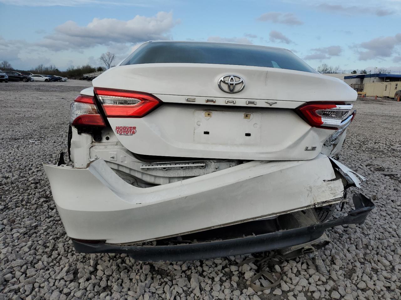 2018 TOYOTA CAMRY L - Фото 6