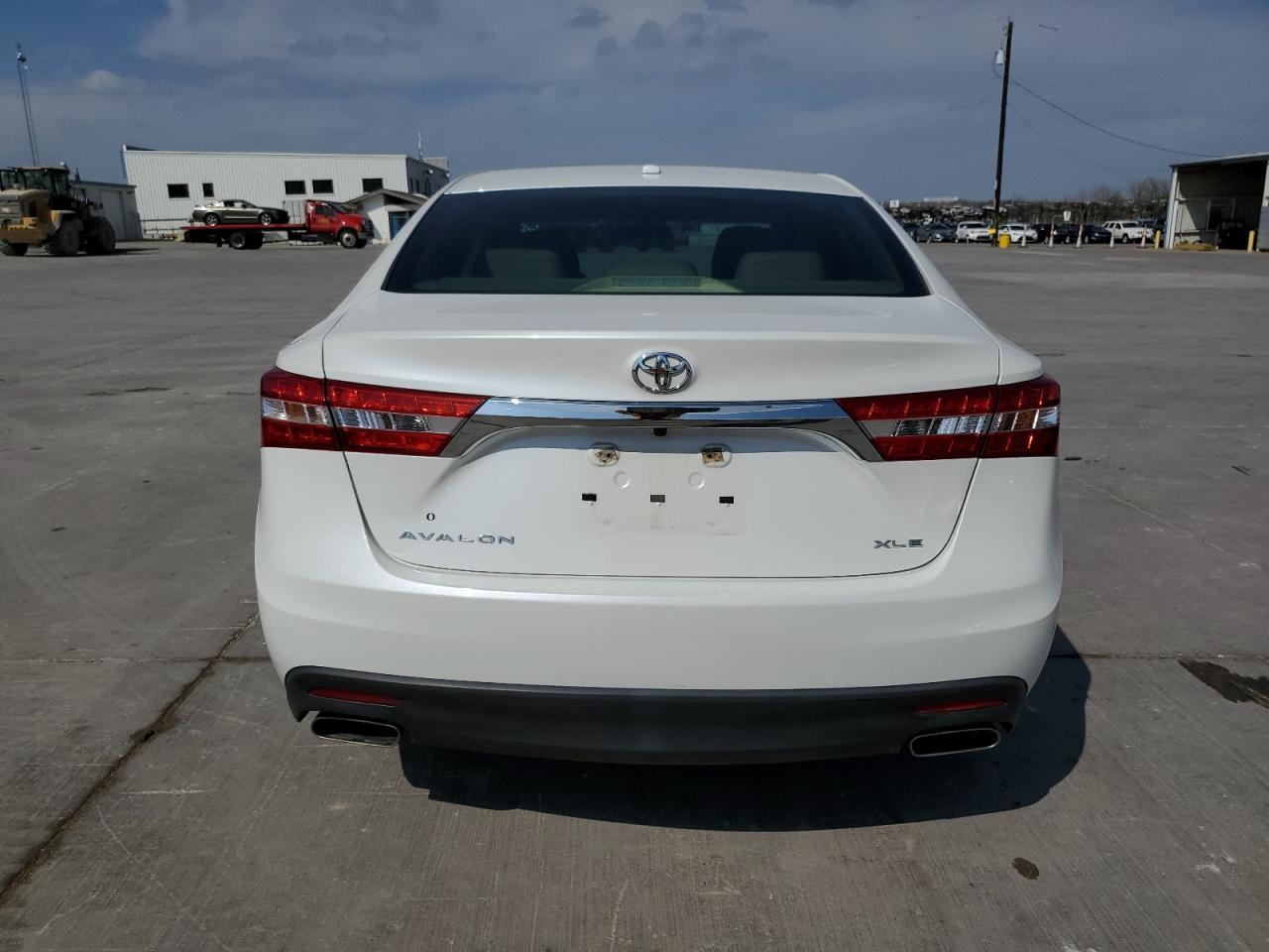2015 TOYOTA AVALON XLE - Image 6