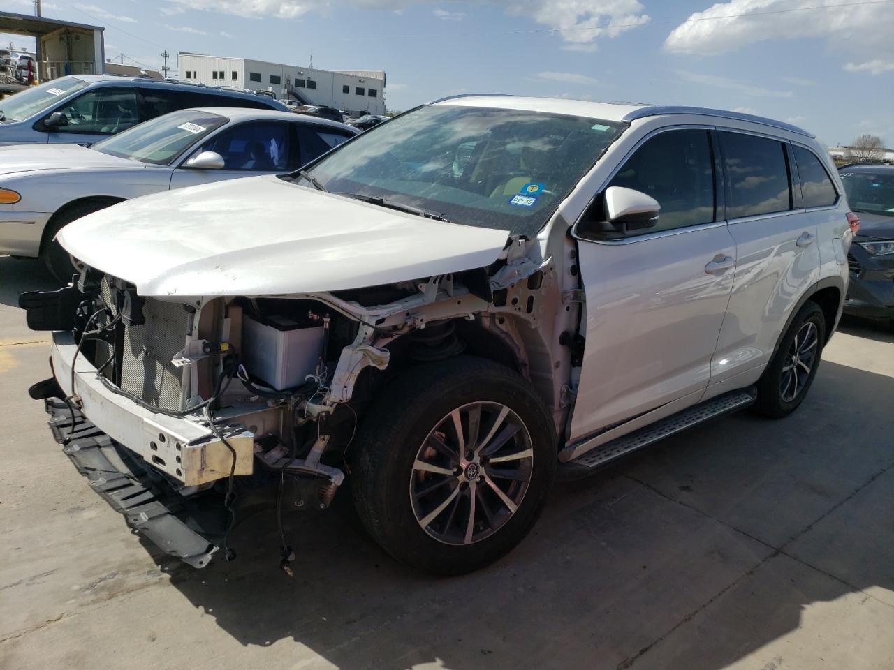 2018 TOYOTA HIGHLANDER