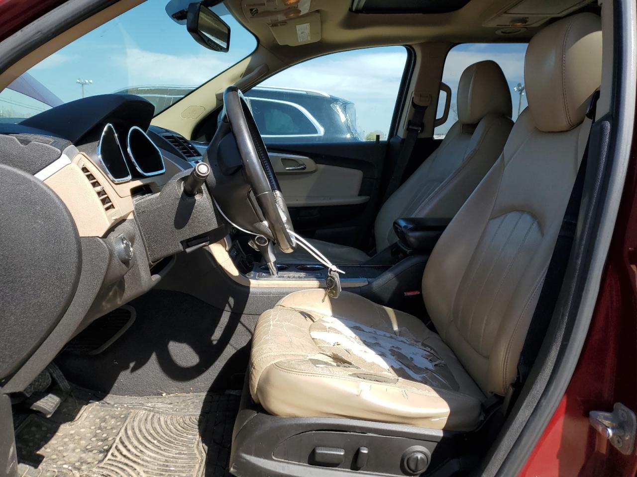 2011 CHEVROLET TRAVERSE L - Image 7