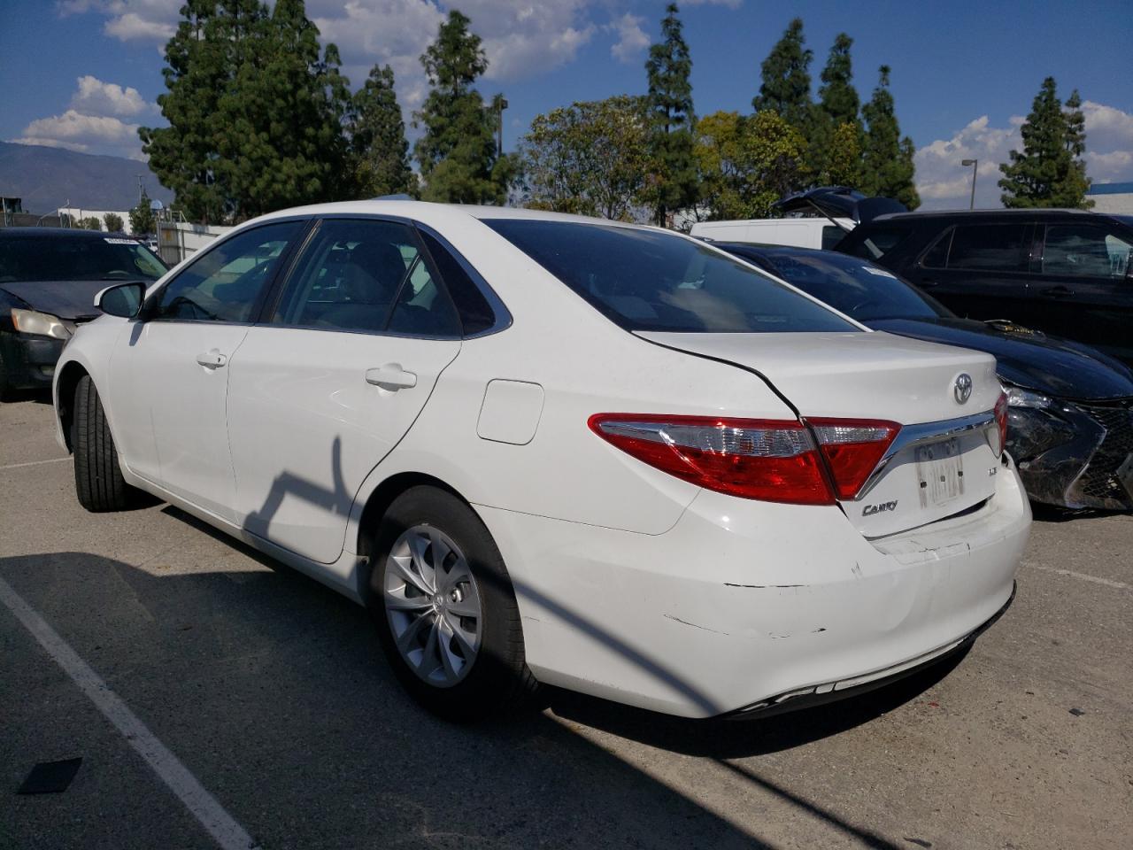 2015 TOYOTA CAMRY LE - Фото 2