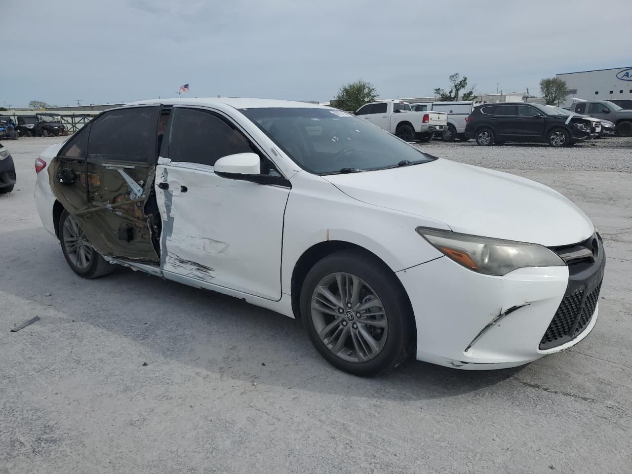 2016 TOYOTA CAMRY LE - Image 4