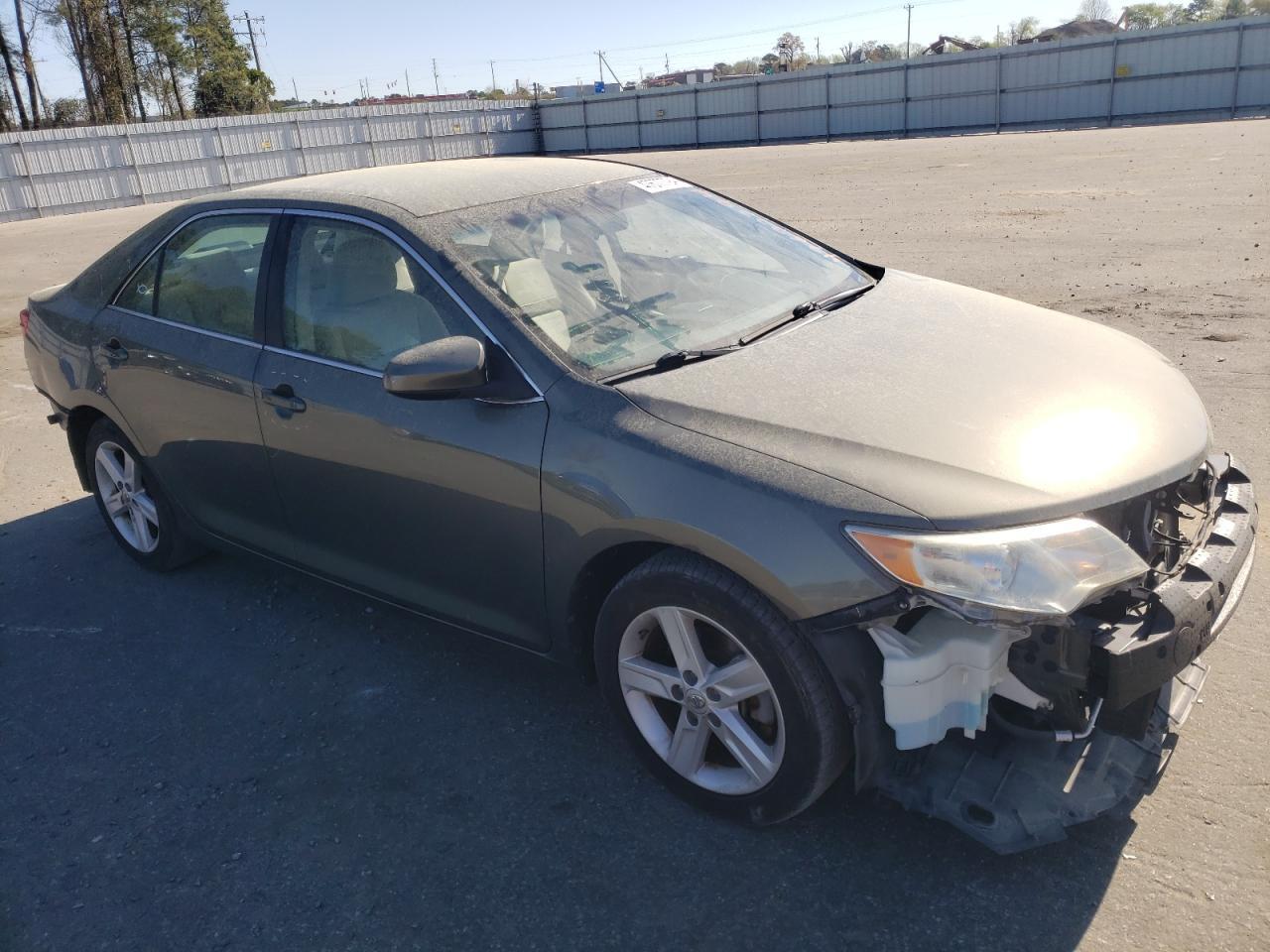 2014 TOYOTA CAMRY L - Image 4