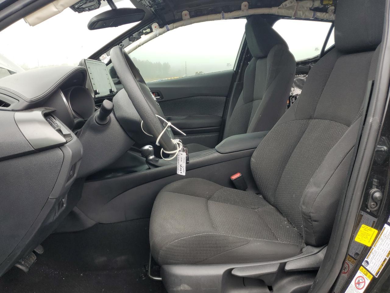 2019 TOYOTA C-HR XLE - Image 7