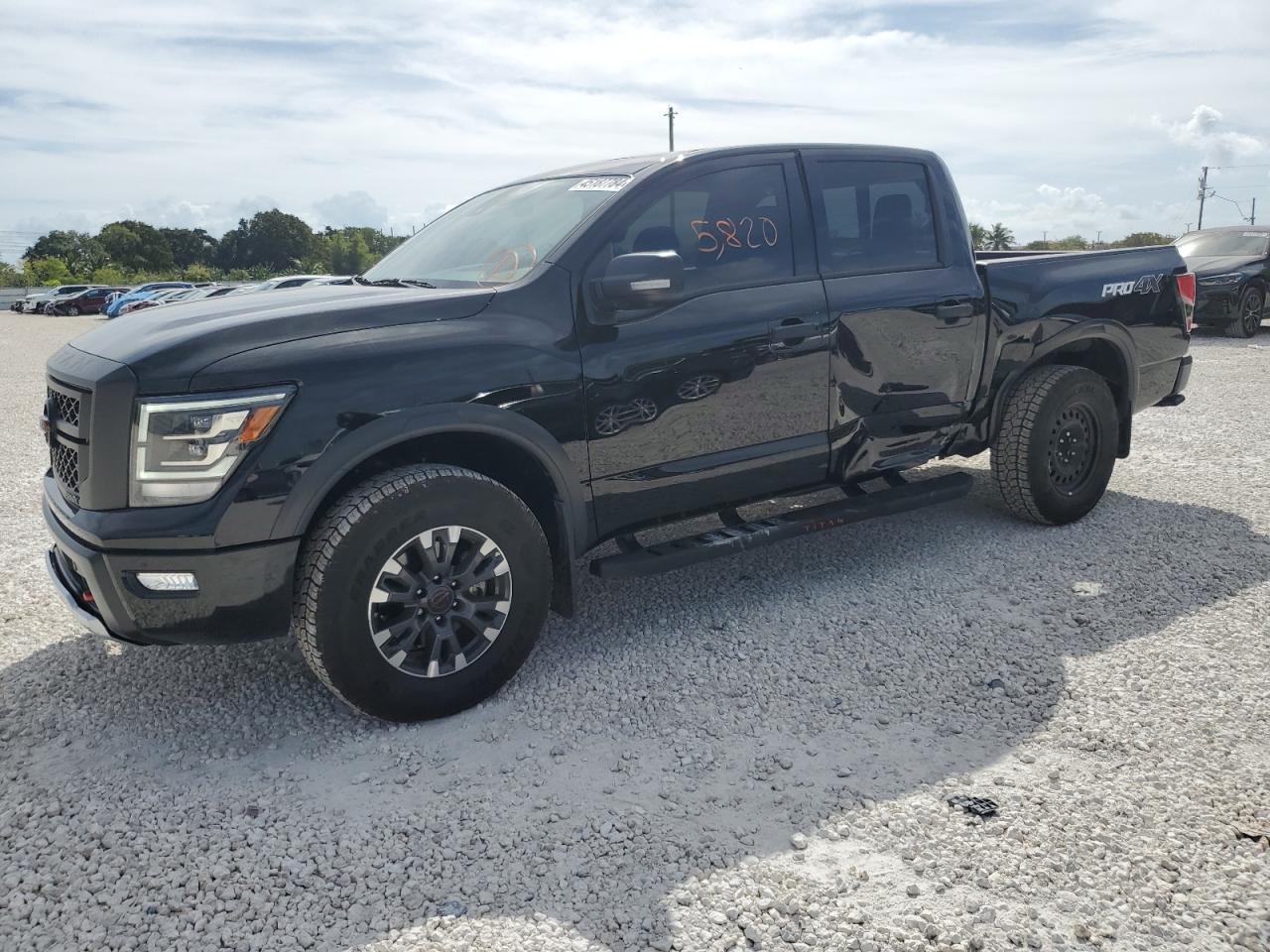 2023 NISSAN TITAN SV