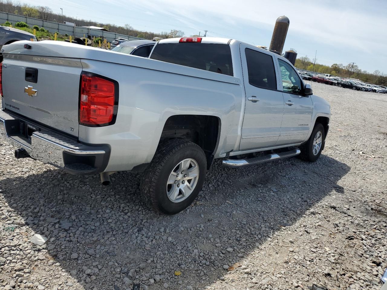 2017 CHEVROLET SILVERADO - Image 3