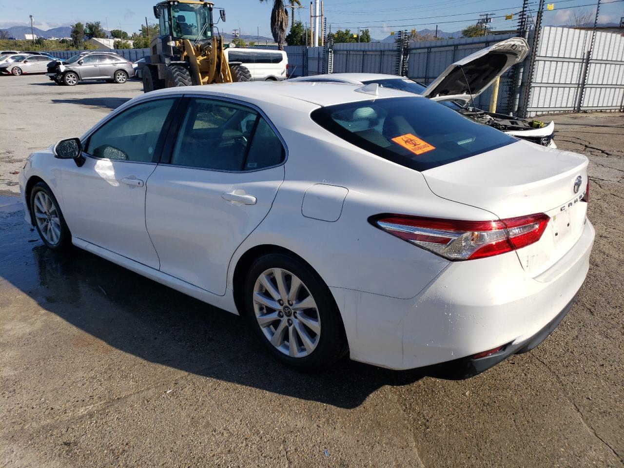 2020 TOYOTA CAMRY LE - Фото 2