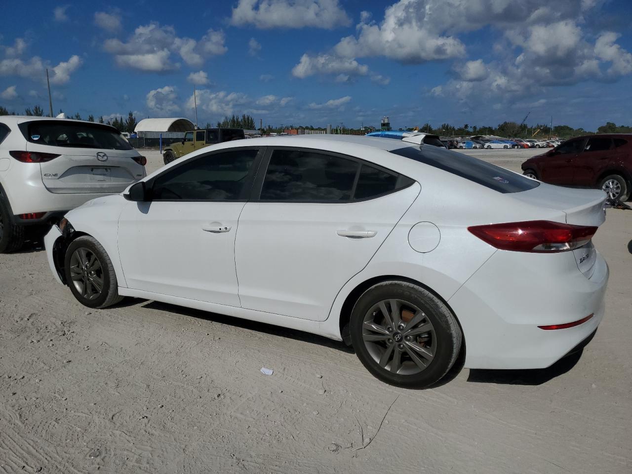 2018 HYUNDAI ELANTRA SE - Фото 2