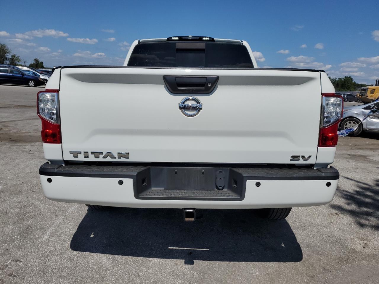 2018 NISSAN TITAN SV - Фото 6