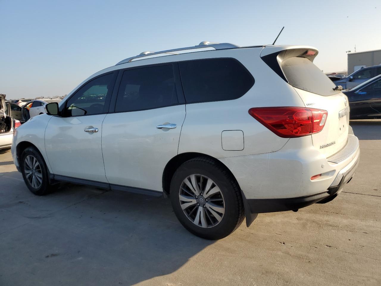 2017 NISSAN PATHFINDER - Image 2