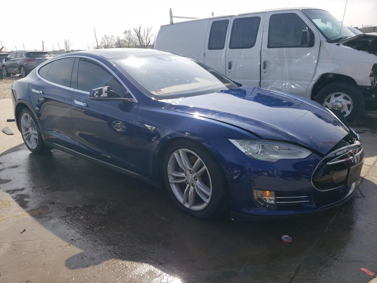2015 TESLA MODEL S - Image 4