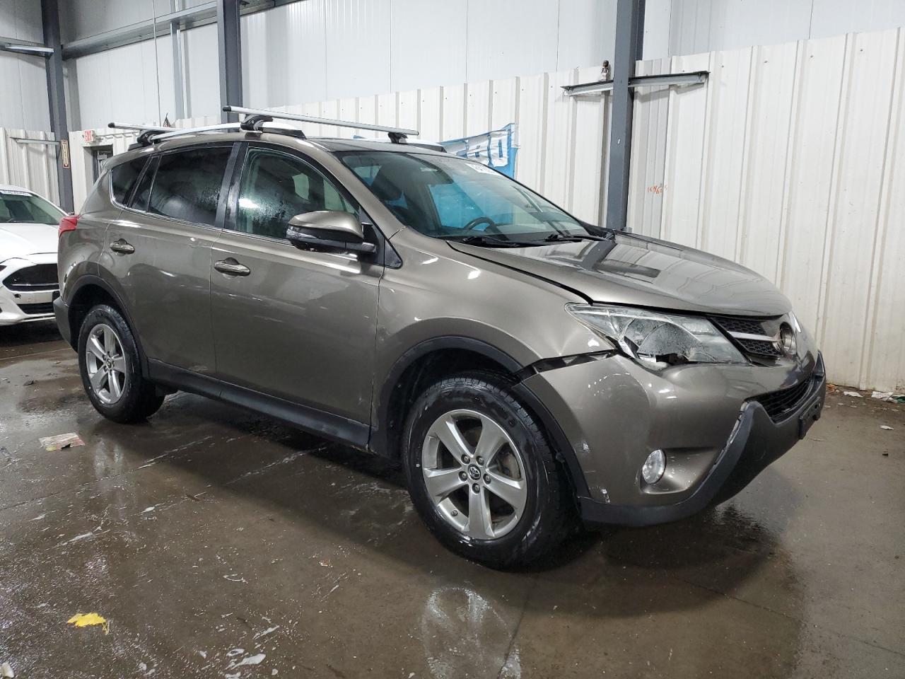 2015 TOYOTA RAV4 XLE - Фото 4