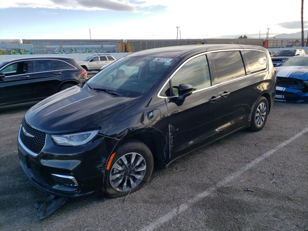 2022 CHRYSLER PACIFICA H car image