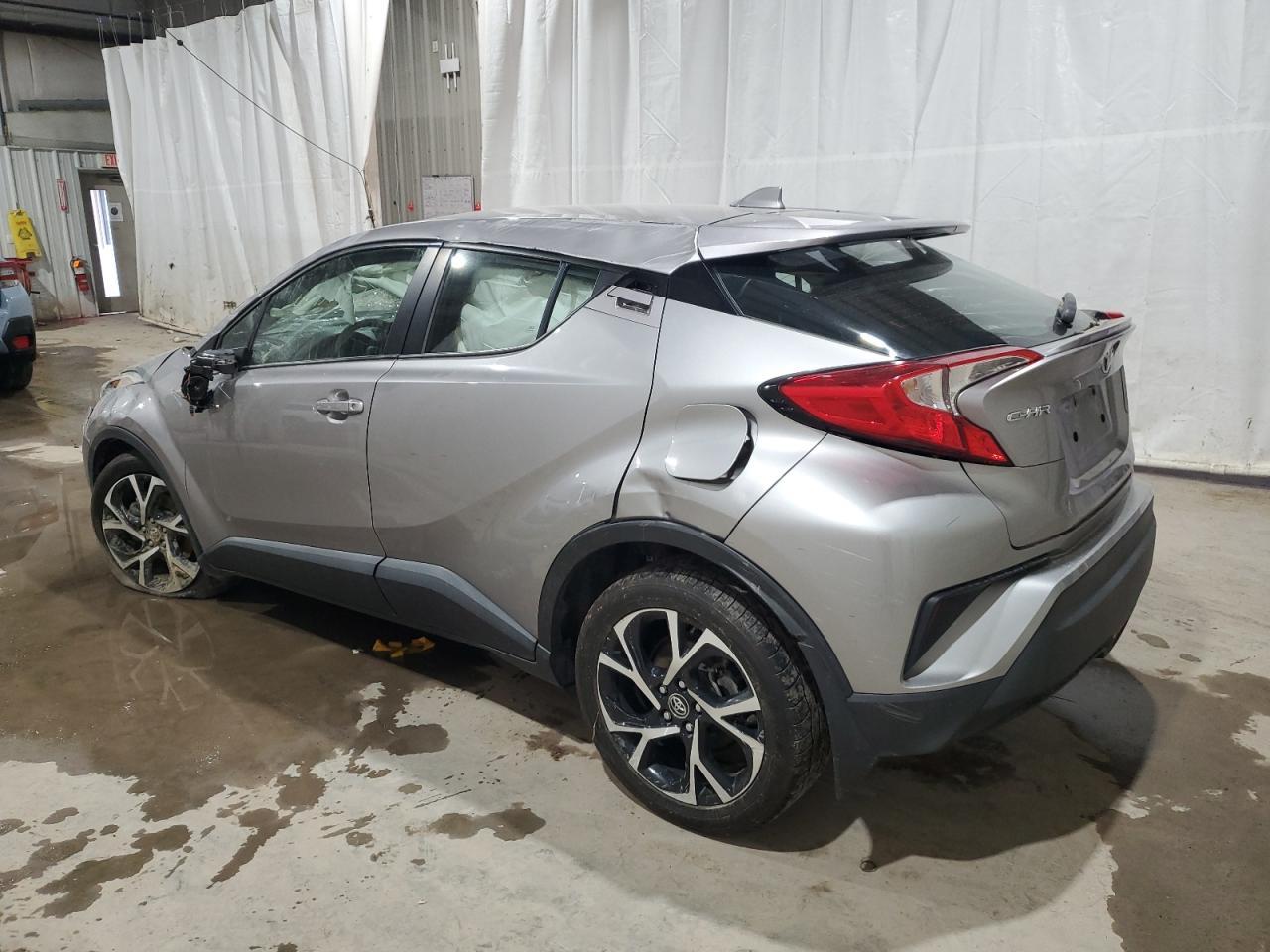 2018 TOYOTA C-HR XLE - Фото 2