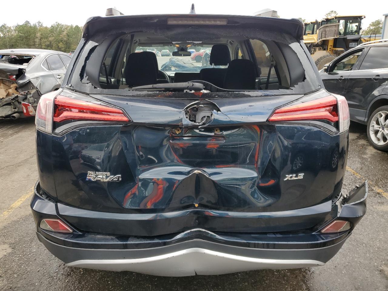 2017 TOYOTA RAV4 XLE - Image 6