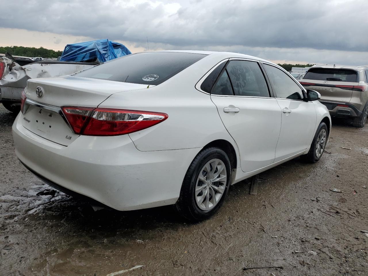 2015 TOYOTA CAMRY LE - Фото 3