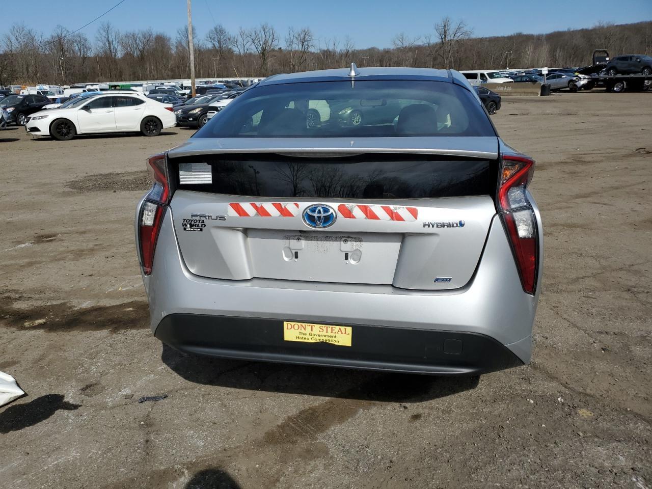 2016 TOYOTA PRIUS - Image 6
