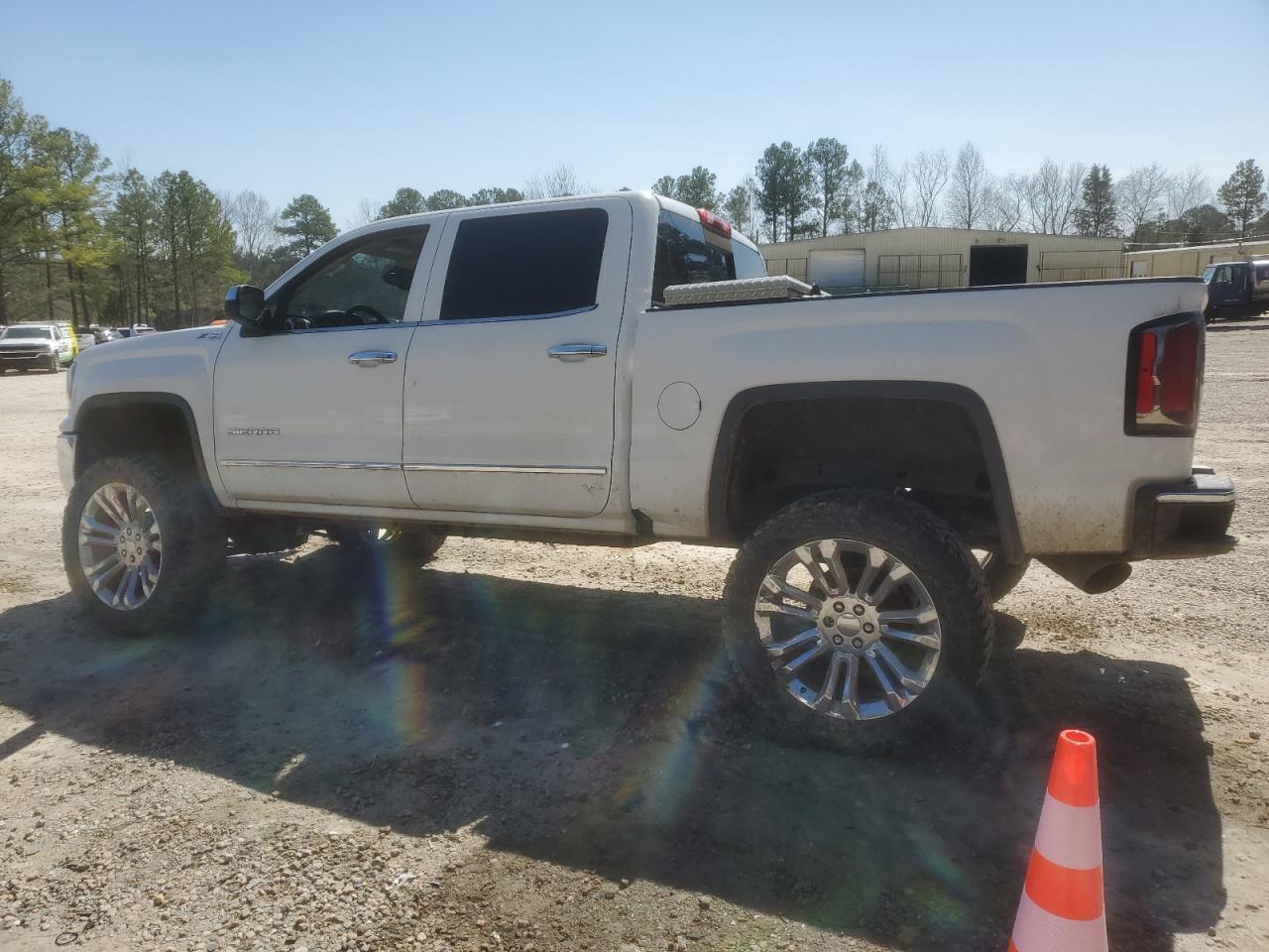 2018 GMC SIERRA K15 - Image 2