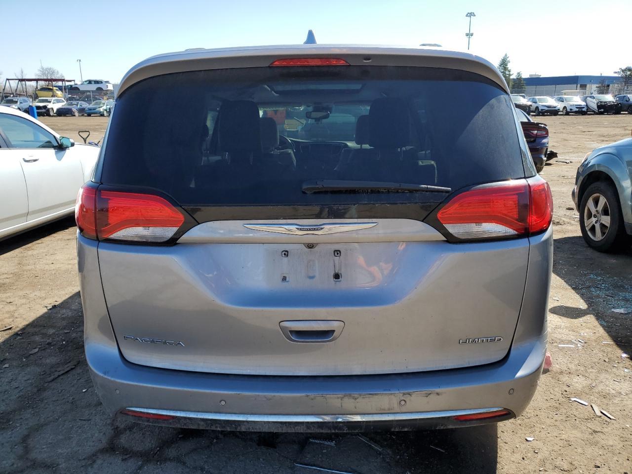 2017 CHRYSLER PACIFICA L - Image 6